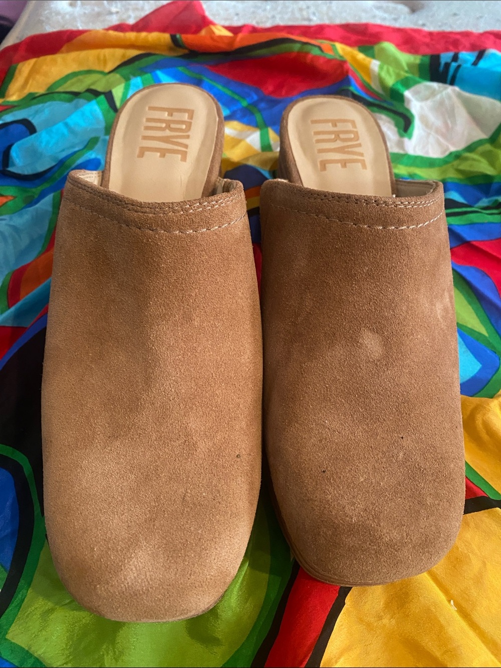 Autumn Gorgeous 🍂FRYE Tan Suede Slip-On Mule Clogs